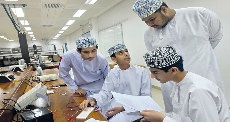 تواصل معسكر أولمبياد الفيزياء الآسيوي