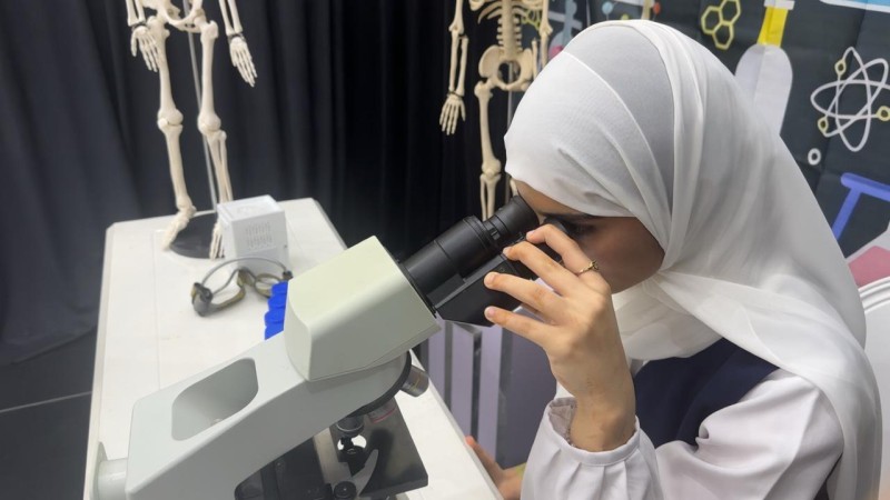 مجمع شناص الصحي يحتفل بيوم المختبرات الطبية