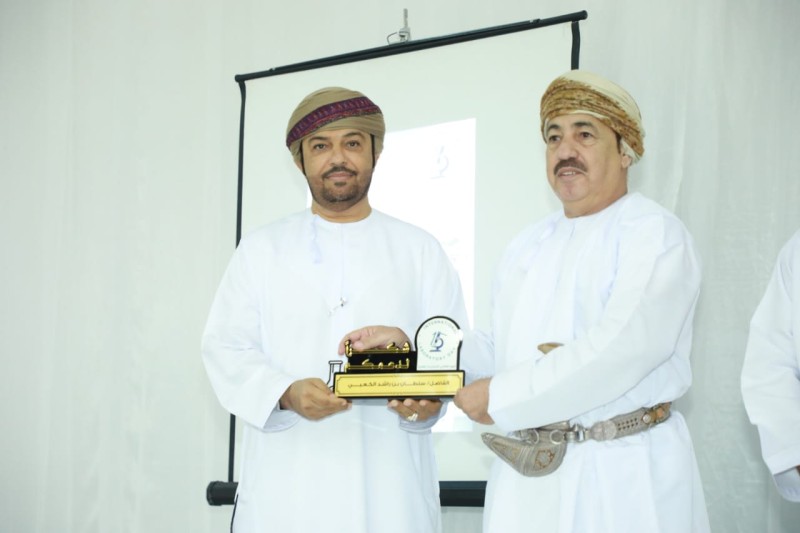 مجمع شناص الصحي يحتفل بيوم المختبرات الطبية