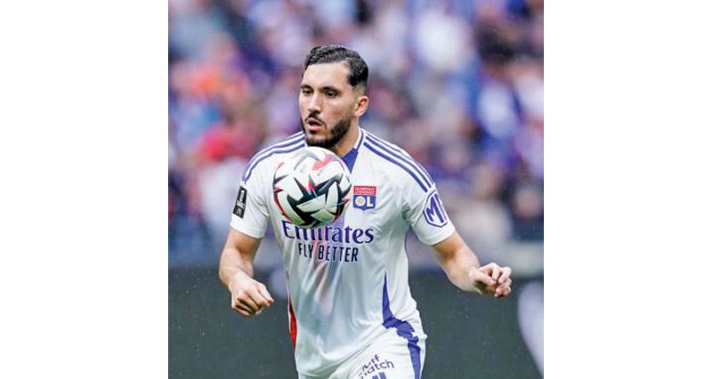 ريان شرقي يعلن رحيله عن ليون