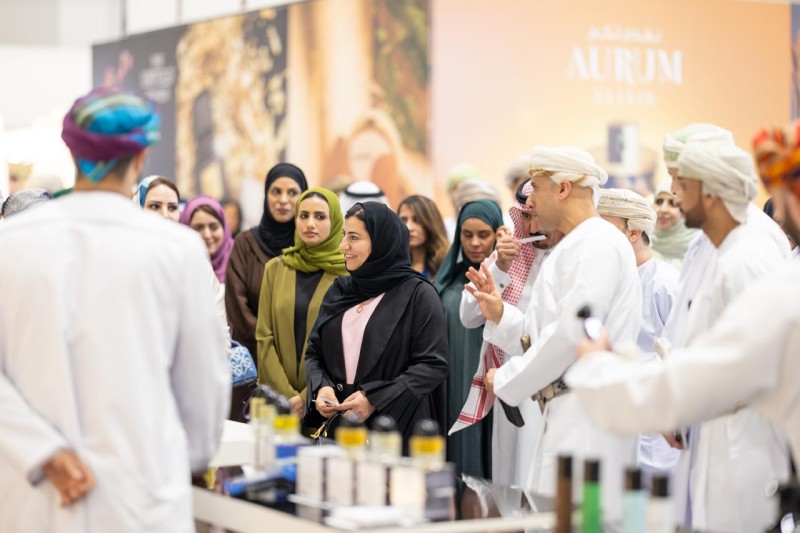 مركز عُمان للمؤتمرات والمعارض يفتتح معرض عُمان للعطور