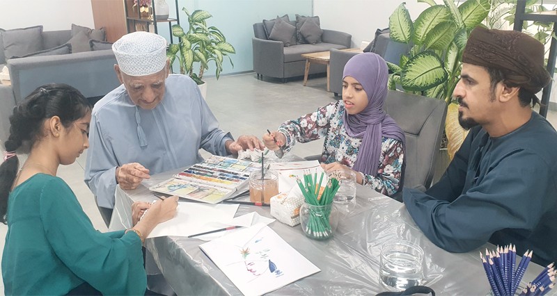 &laquo;أساليب وتقنيات الألوان المائية&raquo; حلقة عمل بالمصنعة