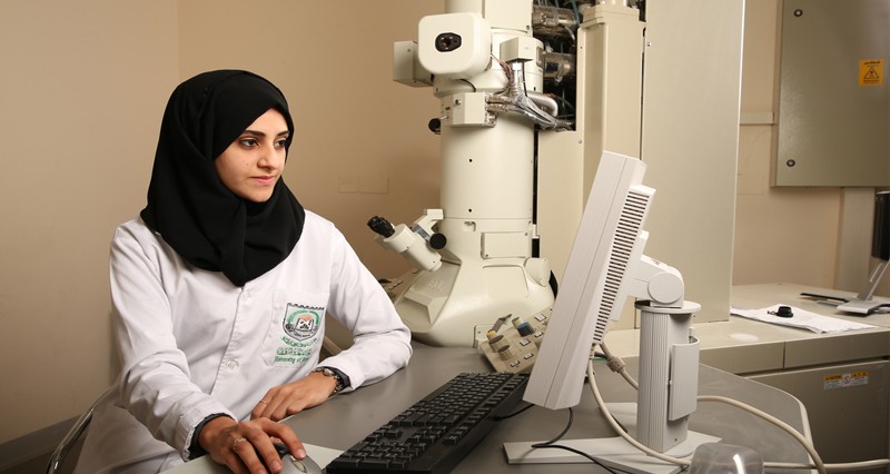 جامعة نزوى تُطلق كرسيًّا لتطبيقات الذكاء الاصطناعي في التقينات الحديثة