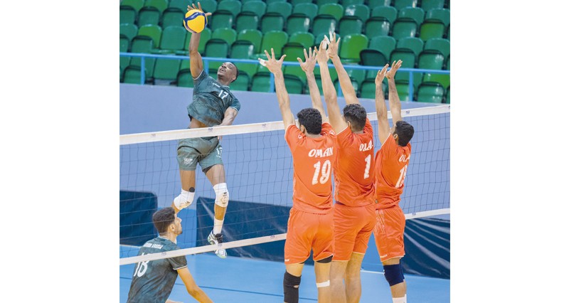 يفتتح لقاءه امام الكويت في غرب اسيا  ..  طائرة منتخبنا تحلق بنجاح في اولى تجاربها وتسقط في الثانية امام السعودية بمسقط