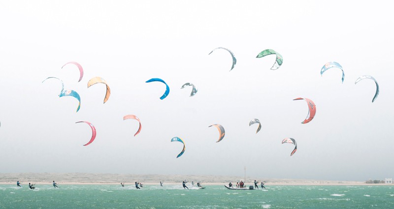 المختار المجيني يواصل التألق ويعزز صدارته لسباقات &laquo;عمان داون ويندر&raquo;