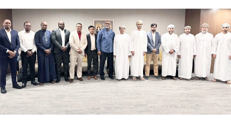 وفد تنزاني يتعرف على جهود بنك العز الإسلامي