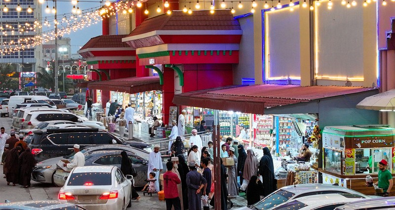 انتعاش الحركة التجارية فـي الأسواق والمرافق السياحية خلال موسم خريف ظفار