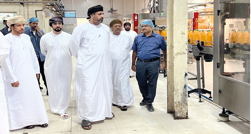 وزير العمل يؤكد دعم الاقتصاد الوطني