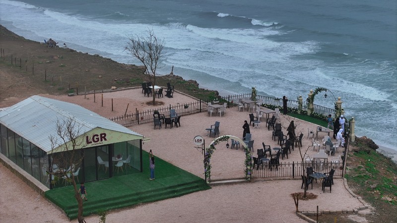 شواطئ محافظة ظفار تشهد حركة سياحية نشطة خلال موسم الخريف