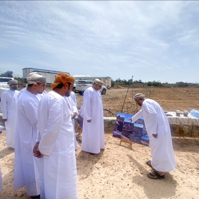 محافظ الداخلية يطّلع على مشاريع الاستثمار الزراعي بالجبل الأخضر واقرار تنفيذ مشاريع سياحية وزراعية ومائية متكاملة