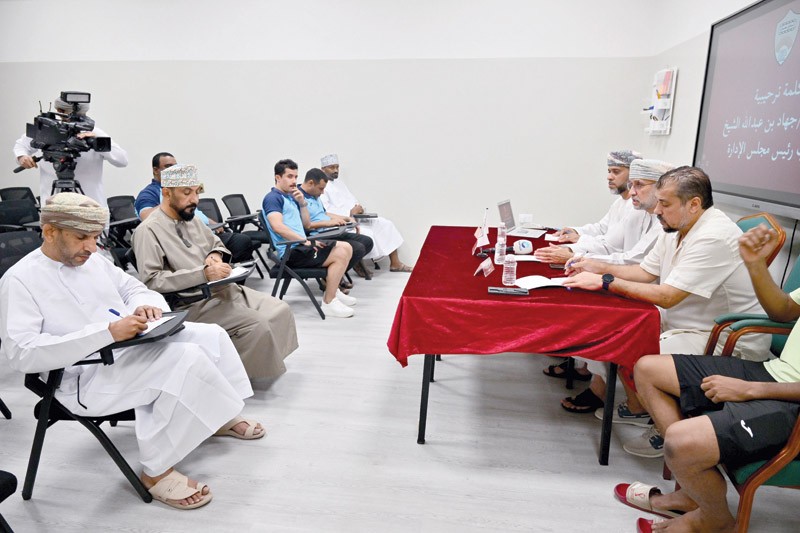 نادي عمان يكشف عن جاهزية فريقه الكروي الأول للموسم الرياضي 2025/&rlm;2026م