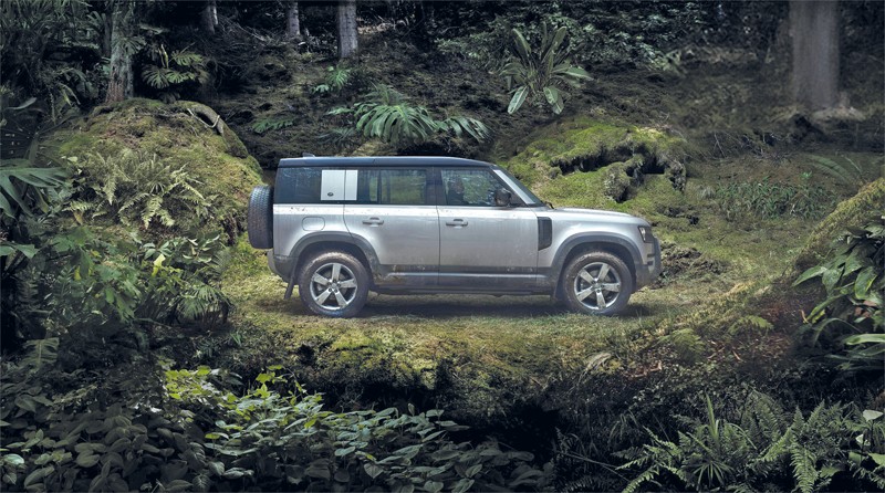 محسن حيدر درويش تقدم عرضا حصريا مع شراء لاند روفر ديفندر