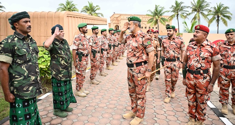 جلالة القائد الأعلى يتفضل ويفتتح مبنى قيادة قوات الفرق بمعسكر نجور - صحنوت