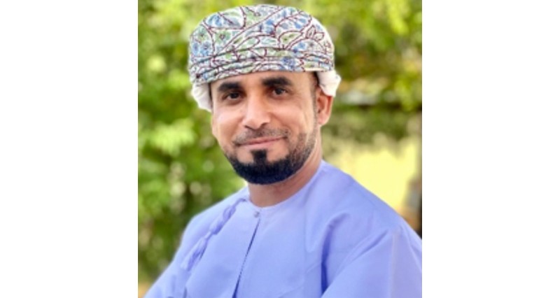 مقومات الحضارة العمانية فـي أعمال الفنان عبد العزيز الهنائي