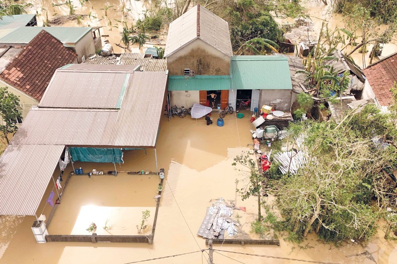 ارتفاع حصيلة ضحايا الأمطار والفيضانات فـي فيتنام إلى 19