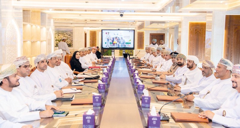 &laquo;التربية والتعليم&raquo; تستعرض المشاريع التطويرية والإنمائية بالداخلية