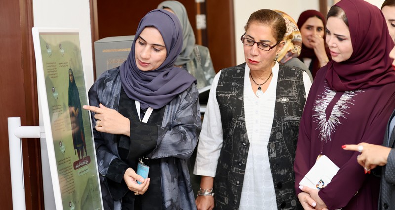 ندوة أدبية تستحضر صورة المرأة العمانية فـي كتابات الرحالة والمستشرقين وتكشف عن ملامحها الحضارية