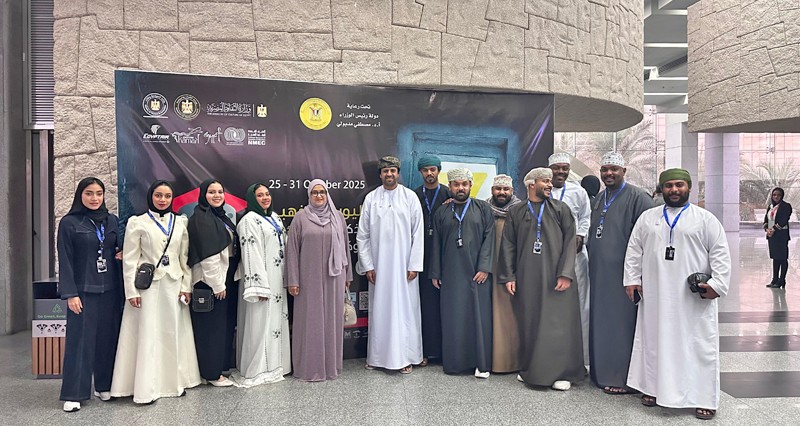 وفد 'الجمعية العمانية للمسرح' في ملتقى القاهرة الدولي للمسرح الجامعي