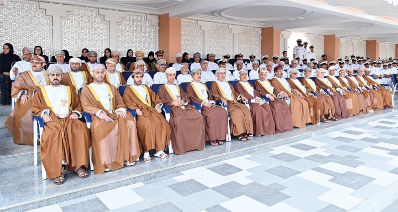 ذي يزن بن هيثم يرعى احتفال البحرية السلطانية العمانية بيومها السنوي