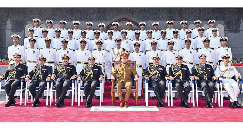 ذي يزن بن هيثم يرعى احتفال البحرية السلطانية العمانية بيومها السنوي