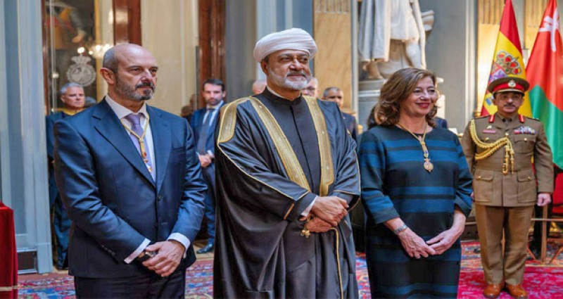 جلالة السلطان يزور الشيوخ الإسباني ويؤكد: الزيارة فرصة لبحث أوجه التعاون المستقبلي على المستويين الحكومي والخاص