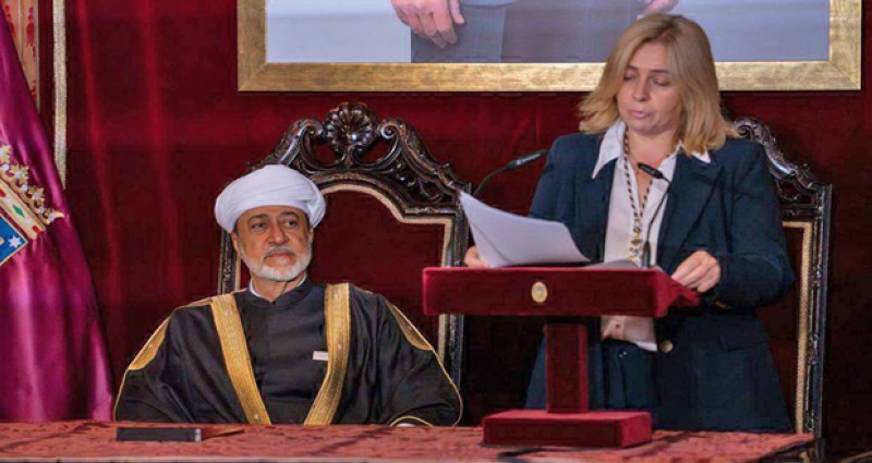 جلالة السلطان يزور الشيوخ الإسباني ويؤكد: الزيارة فرصة لبحث أوجه التعاون المستقبلي على المستويين الحكومي والخاص