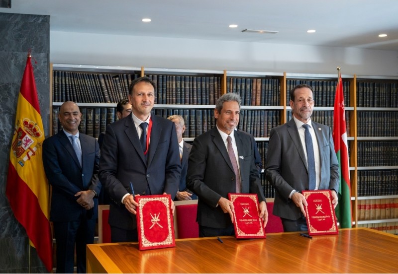 سلطنةُ عُمان وإسبانيا توقّعان 4 مذكّرات تفاهم في مختلف المجالات