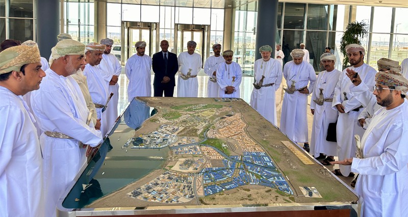 &laquo;اقتصادية الدولة&raquo; تطلع على المشاريع الاستثمارية فـي المنطقة الاقتصادية بالدقم