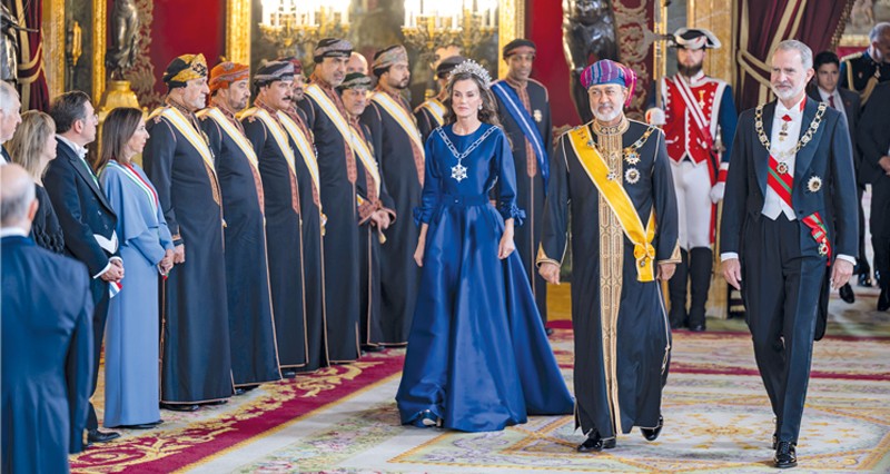 تكريمًا لجلالةِ السُّلطان..ملكُ إسبانيا يُقيم مأدبة عشاء