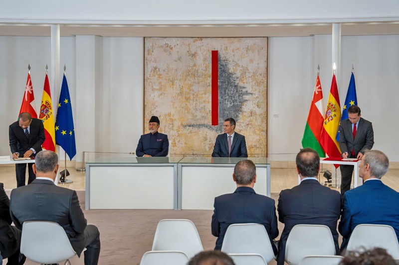 جلالته يستعرض مع رئيس الوزراء الإسباني سبل تعزيز العلاقات الوثيقة بين البلدين