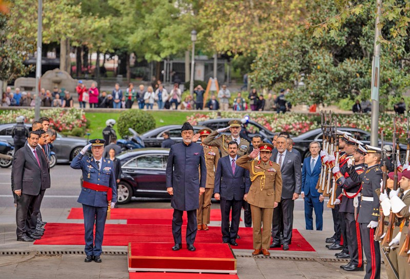 جلالته يستعرض مع رئيس الوزراء الإسباني سبل تعزيز العلاقات الوثيقة بين البلدين
