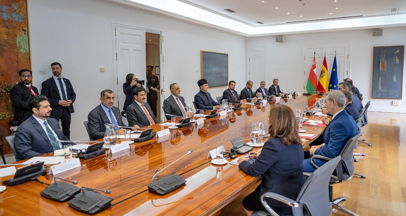 مختتما زيارة دولة .. جلالة السلطان يشيد بما أتاحه لقاؤه مع ملك إسبانيا ورئيس الوزراء من فرص لتعزيز العلاقات