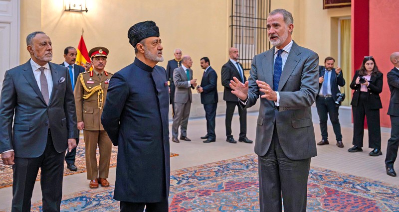 فـي بيان مشترك .. جلالة السلطان وملك إسبانيا يؤكدان على تعزيز التعاون الاقتصادي بين البلدين