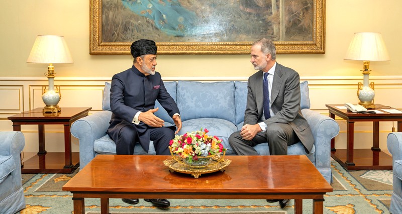 فـي بيان مشترك .. جلالة السلطان وملك إسبانيا يؤكدان على تعزيز التعاون الاقتصادي بين البلدين