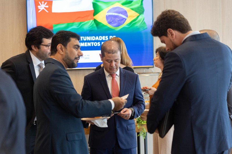 سلطنة عُمان والبرازيل تستعرضان تعزيز التعاون الاستثماري والصناعي والتجاري