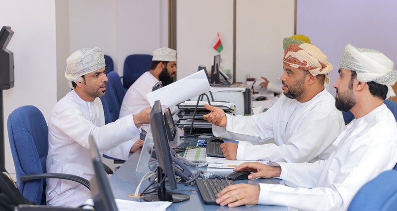 منظومة تشريعية متكاملة لتأهيل بيئة العمل فـي سلطنة عمان