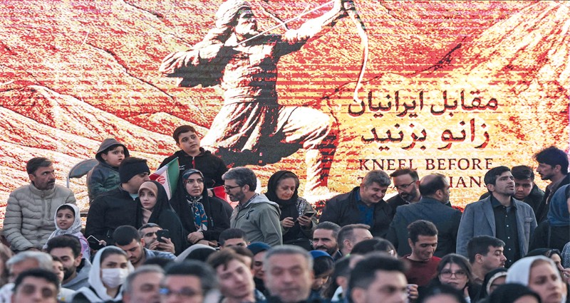 إيران تدشن نصبا تذكاريا فـي طهران احتفاء بالانتصار