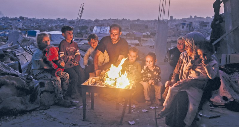 تبادل جثامين ضمن المرحلة الأولى فـي غزة .. والاحتلال يمضي فـي القصف ونسف المنازل