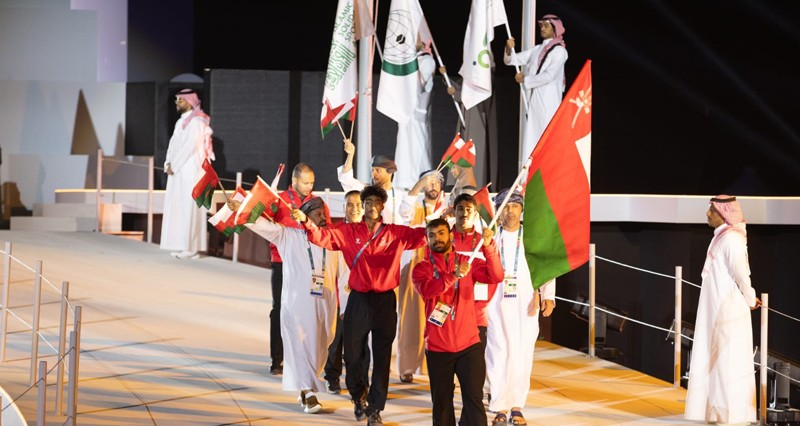 سلطنة عمان تشارك فـي حفل افتتاح الدورة والكليبي والوهيبي يودّعان منافسات السباحة
