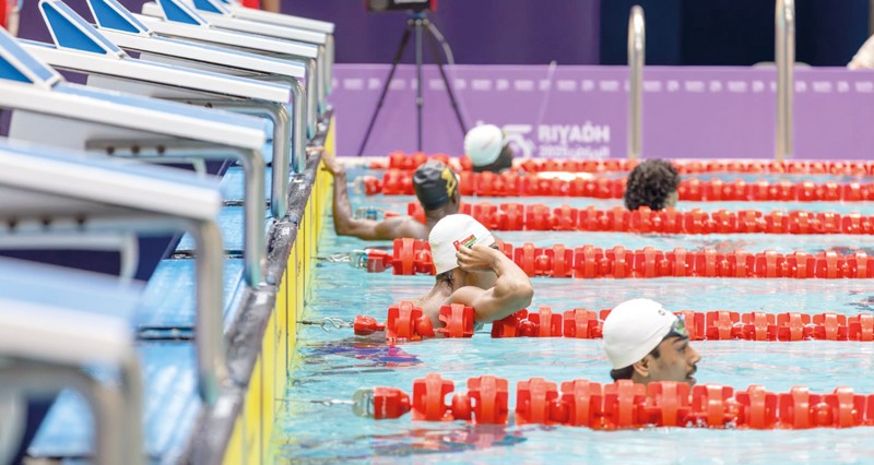 سلطنة عمان تشارك فـي حفل افتتاح الدورة والكليبي والوهيبي يودّعان منافسات السباحة