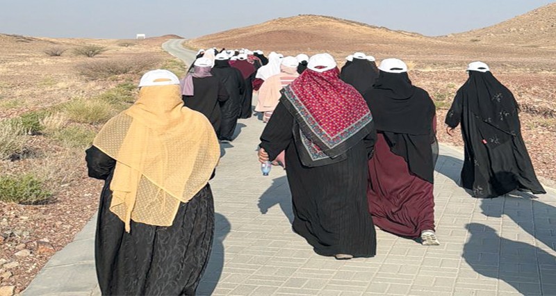 يوم رياضي نسائي يعزز ممارسة الرياضة فـي بهلاء