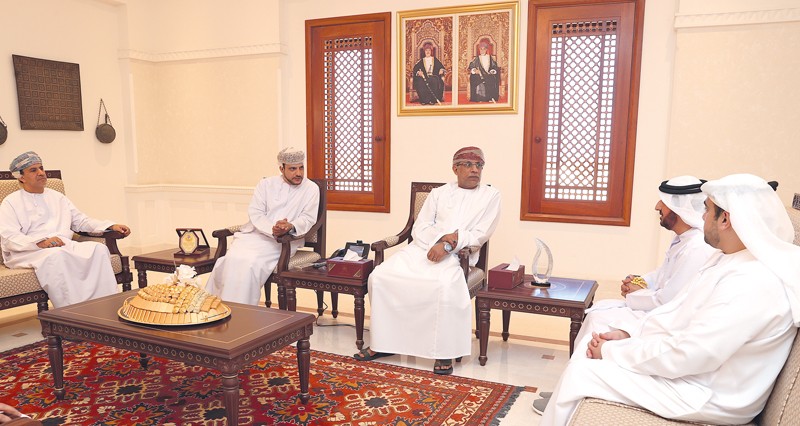 وفد إماراتي يزور إدارات التشريع والفتاوى القانونية