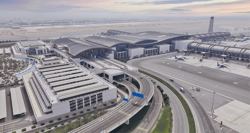 هيئة الطيران المدني تحتفي بالذكرى السابعة لافتتاح مطار مسقط الدولي والعاشرة لمطار صلالة