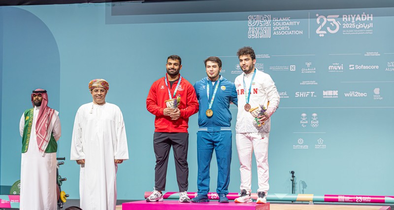 الخنجري يهدي سلطنة عمان ميداليتين فـي رفع الأثقال والوهيبي يختتم مشاركة السباحة