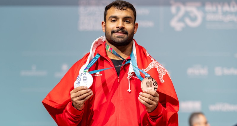 الخنجري يهدي سلطنة عمان ميداليتين فـي رفع الأثقال والوهيبي يختتم مشاركة السباحة