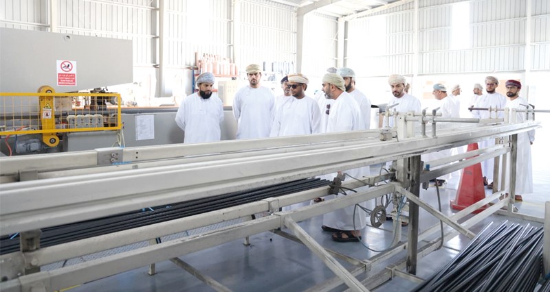 استعراض واقع القطاعين التجاري والصناعي وبحث الفرص الاستثمارية فـي الداخلية