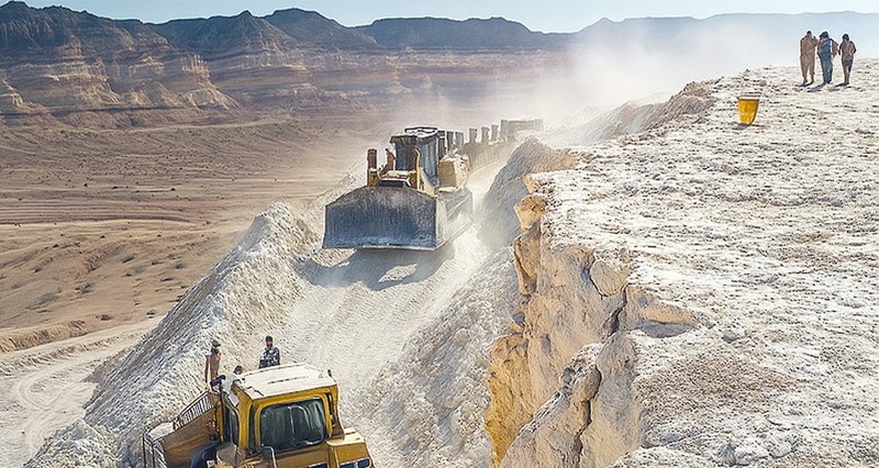 بتكلفة تتجاوز 3.2 مليون ريال عماني .. تنفيذ طريق عقبة الشويمية بظفار