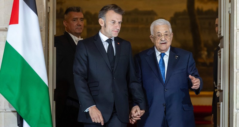 ماكرون وعباس يعتزمان إنشاء لجنة لإقامة دولة فلسطينية