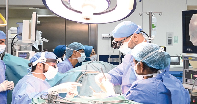 المركز الوطني لطب وجراحة القلب يجري أول عملية زراعة قلب صناعي