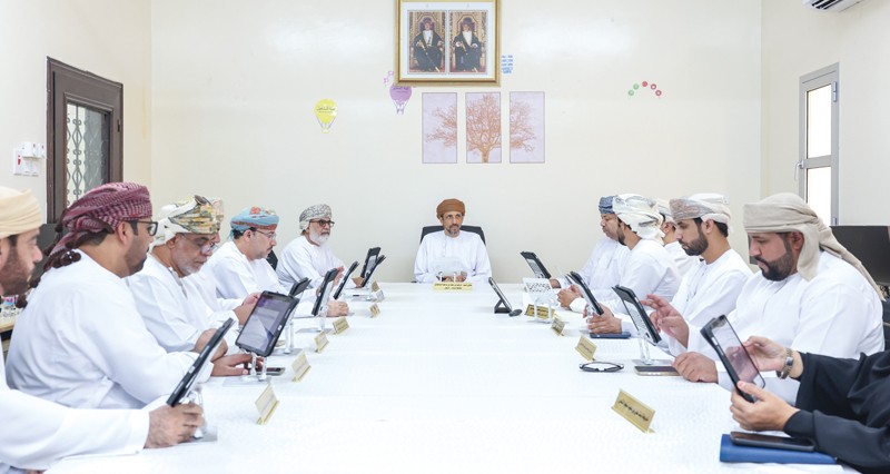 استعراض الموضوعات التنموية والخدمية فـي مسندم